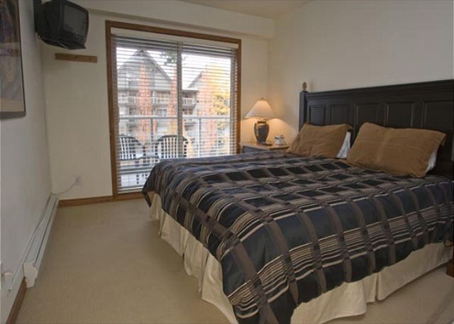 Whistler Aspens on Blackcomb Accommodation 358 Bedroom